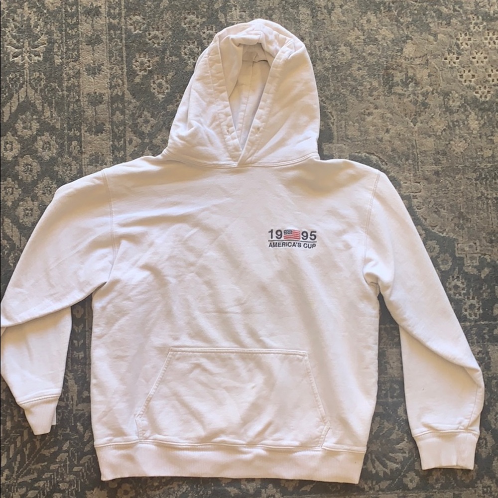 Super cute white sweatshirt!